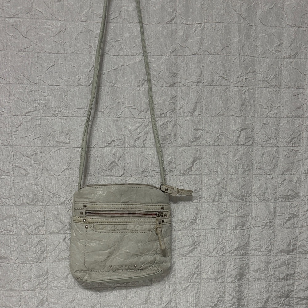 Chic Textured Crossbody Bag in Light Gray